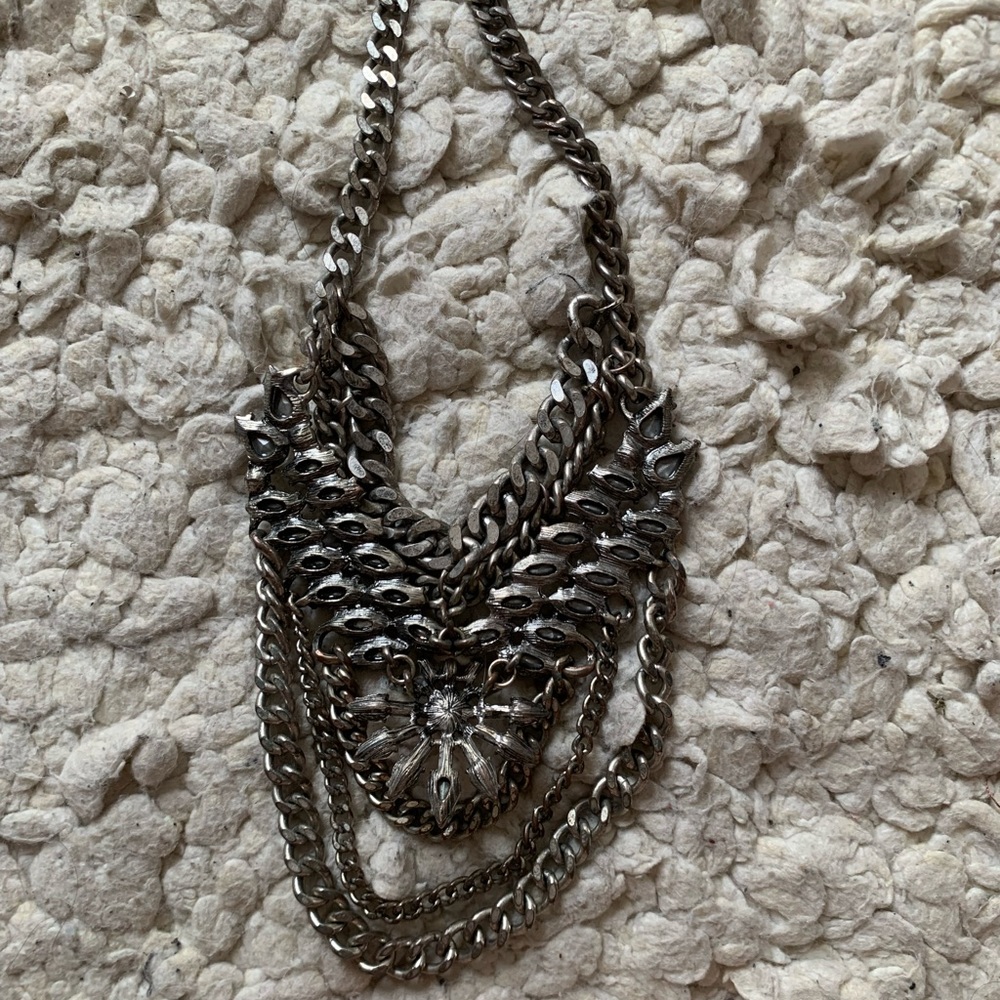 Silver rhinestone chain link adjustable statement necklace costume jewelry - Picture 4 of 6